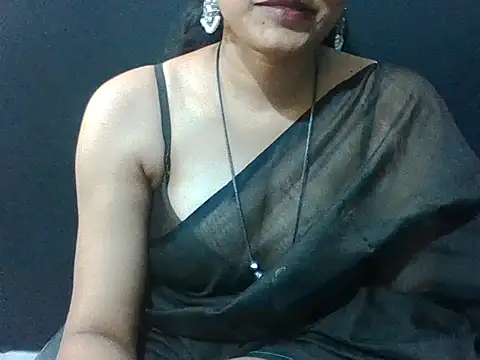 Snapshot of sugandha_bhabhi chatting on October 28, 5:01 pm sugandha bhabhi online show from October 28, 5:01 pm
