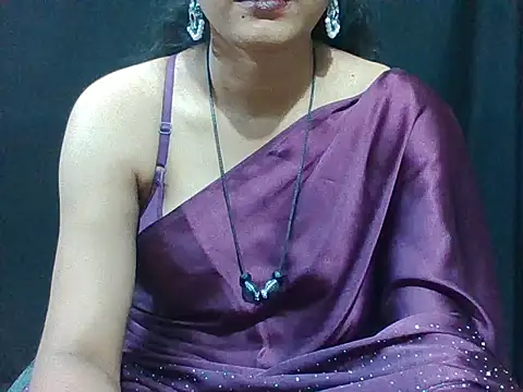 Snapshot of sugandha_bhabhi chatting on December 18, 4:44 pm sugandha bhabhi online show from December 18, 4:44 pm