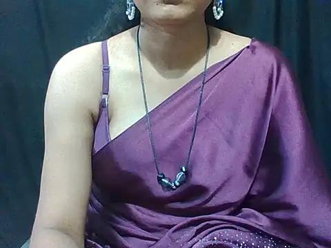 Snapshot of sugandha_bhabhi chatting on November 10, 5:29 pm sugandha bhabhi online show from November 10, 5:29 pm