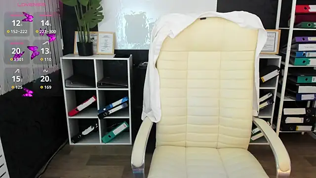 Snapshot of meow_mellie chatting on September 26, 2:29 am meow mellie online show from September 26, 2:29 am