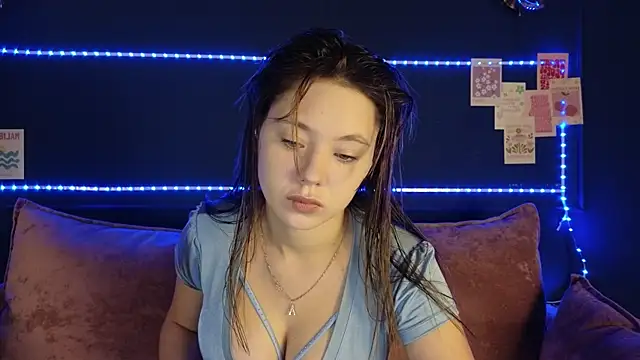 Snapshot of meow_mellie chatting on September 21, 1:22 am meow mellie online show from September 21, 1:22 am