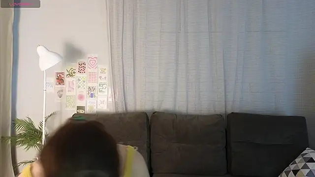 Snapshot of meow_mellie chatting on October 2, 1:31 am meow mellie online show from October 2, 1:31 am