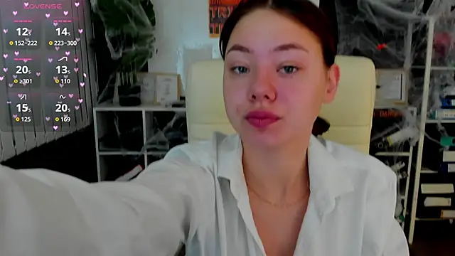 meow mellie online show from October 26, 1:39 am