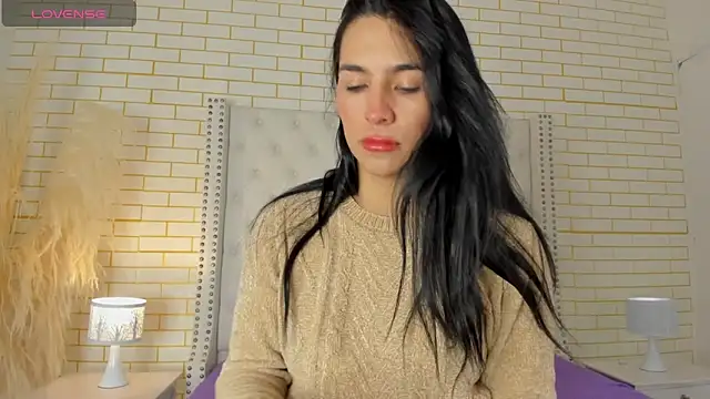 Emilly wilson  online show from October 31, 12:02 pm