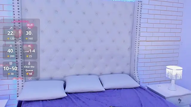 Emilly wilson  online show from September 10, 12:15 pm