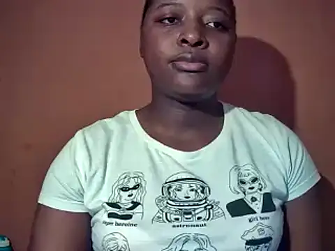 Snapshot of sexyhips2001 chatting on October 14, 5:35 pm sexyhips2001 online show from October 14, 5:35 pm