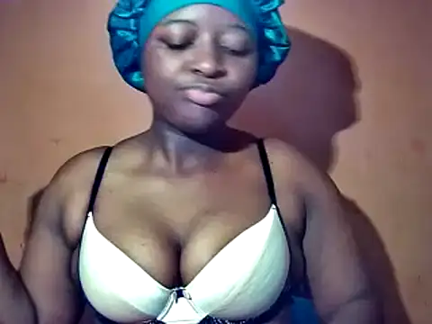 Snapshot of sexyhips2001 chatting on October 20, 5:20 am sexyhips2001 online show from October 20, 5:20 am