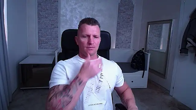 RomeoMalcolm online show from March 21, 5:11 am