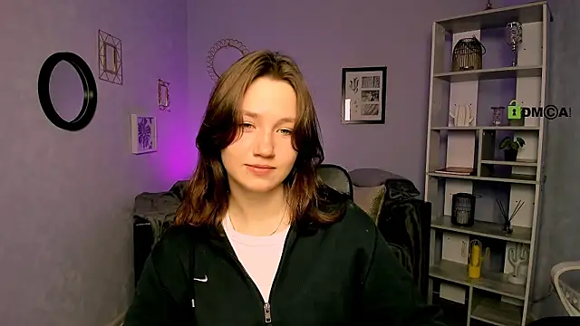 Snapshot of helli_belli chatting on March 12, 8:09 pm helli belli online show from March 12, 8:09 pm