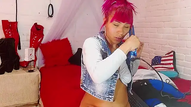 Snapshot of millygrey chatting on September 19, 4:11 pm millygrey online show from September 19, 4:11 pm