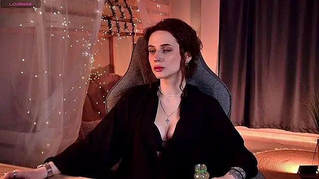 OliviaMcClean online show from March 22, 5:36 pm