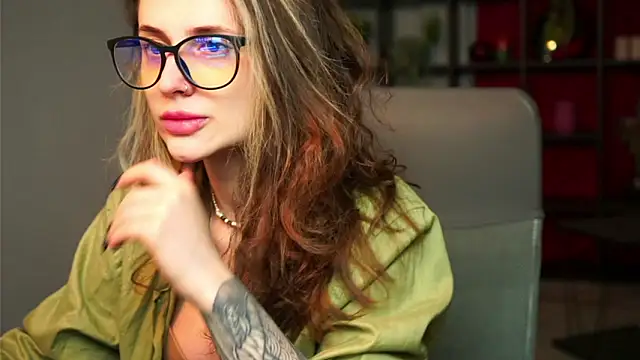 OliviaMcClean online show from February 8, 2:20 am