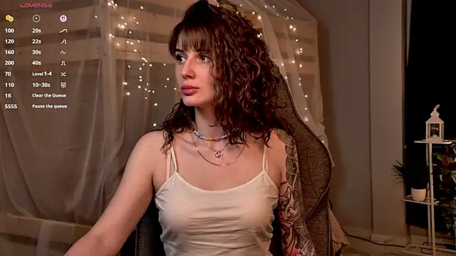 Snapshot of OliviaMcClean chatting on May 22, 11:36 pm OliviaMcClean online show from May 22, 11:36 pm