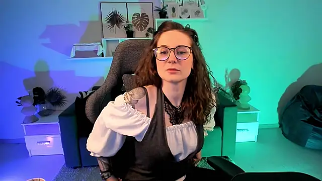 Snapshot of OliviaMcClean chatting on March 20, 2:42 pm OliviaMcClean online show from March 20, 2:42 pm
