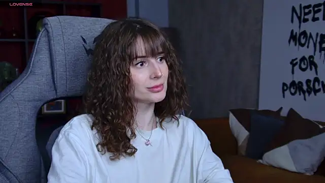 Snapshot of OliviaMcClean chatting on May 19, 5:42 pm OliviaMcClean online show from May 19, 5:42 pm