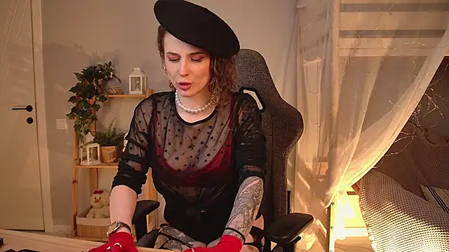 OliviaMcClean online show from February 19, 11:34 pm