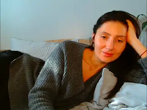 Snapshot of Irina9793 chatting on February 9, 11:52 am Irina9793 online show from February 9, 11:52 am
