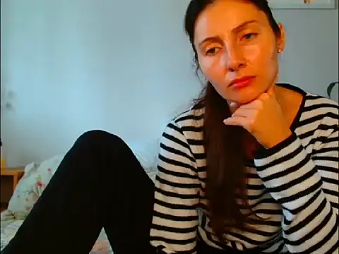 Snapshot of Irina9793 chatting on October 10, 7:53 am Irina9793 online show from October 10, 7:53 am