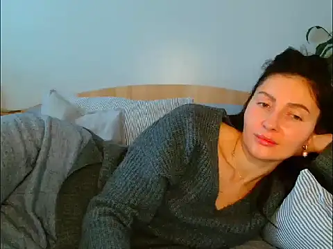 Snapshot of Irina9793 chatting on February 11, 9:42 am Irina9793 online show from February 11, 9:42 am