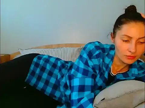 Irina9793 online show from May 7, 9:23 am