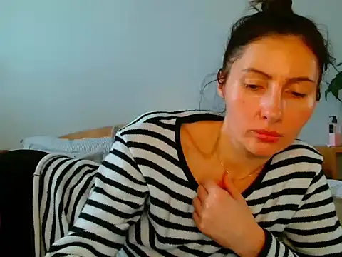 Snapshot of Irina9793 chatting on March 3, 10:11 am Irina9793 online show from March 3, 10:11 am