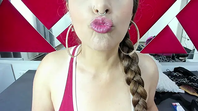 Snapshot of nicollewayne10 chatting on October 17, 9:16 pm nicollewayne10 online show from October 17, 9:16 pm
