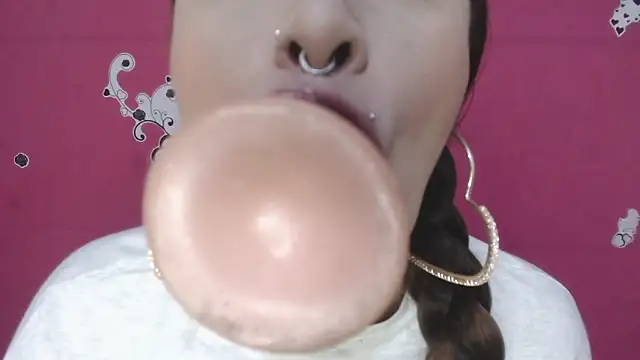 Snapshot of nicollewayne10 chatting on February 28, 1:26 am nicollewayne10 online show from February 28, 1:26 am