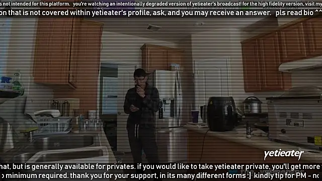 Snapshot of yetieater chatting on January 22, 6:20 pm yetieater online show from January 22, 6:20 pm