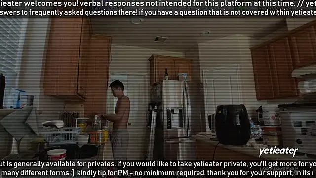 Snapshot of yetieater chatting on July 16, 3:31 pm yetieater online show from July 16, 3:31 pm