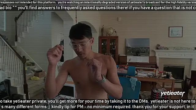 Snapshot of yetieater chatting on March 11, 6:52 pm yetieater online show from March 11, 6:52 pm