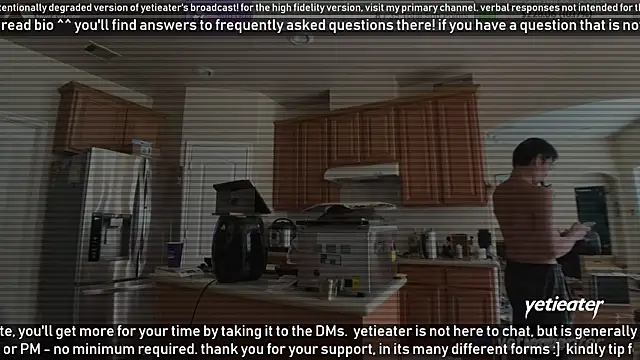 Snapshot of yetieater chatting on February 15, 5:17 pm yetieater online show from February 15, 5:17 pm