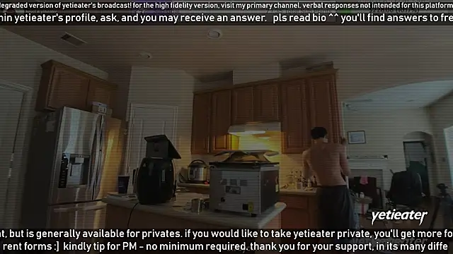 Snapshot of yetieater chatting on February 9, 3:34 pm yetieater online show from February 9, 3:34 pm