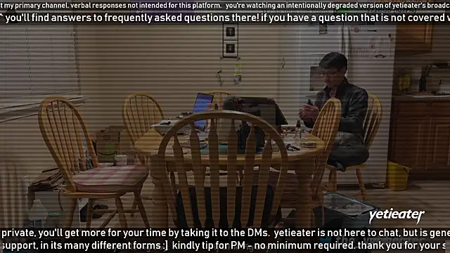 Snapshot of yetieater chatting on January 26, 2:24 am yetieater online show from January 26, 2:24 am