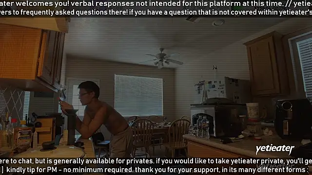 Snapshot of yetieater chatting on June 13, 4:05 pm yetieater online show from June 13, 4:05 pm