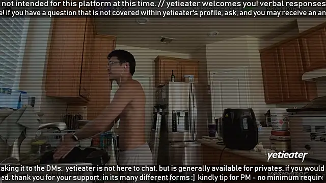Snapshot of yetieater chatting on July 2, 5:41 pm yetieater online show from July 2, 5:41 pm