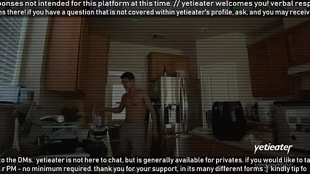 Snapshot of yetieater chatting on June 17, 1:54 pm yetieater online show from June 17, 1:54 pm