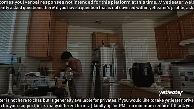 Snapshot of yetieater chatting on June 19, 4:57 pm yetieater online show from June 19, 4:57 pm