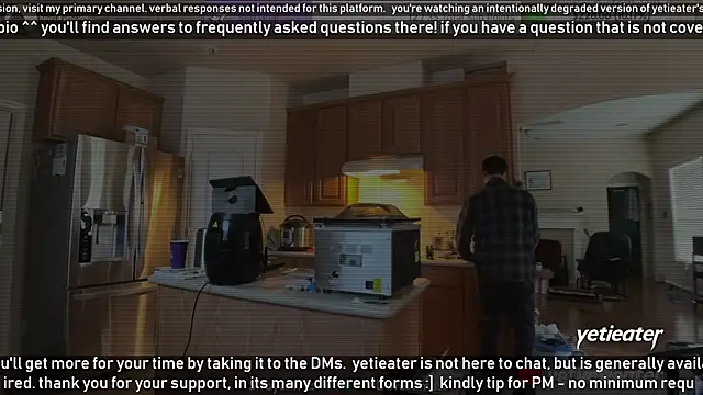 Snapshot of yetieater chatting on January 14, 7:21 pm yetieater online show from January 14, 7:21 pm