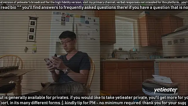 Snapshot of yetieater chatting on January 13, 9:42 pm yetieater online show from January 13, 9:42 pm