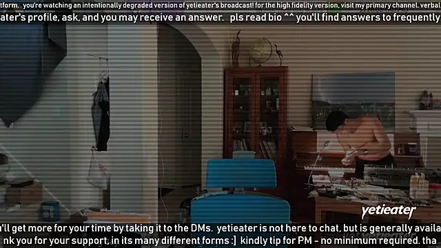 Snapshot of yetieater chatting on January 31, 10:31 pm yetieater online show from January 31, 10:31 pm