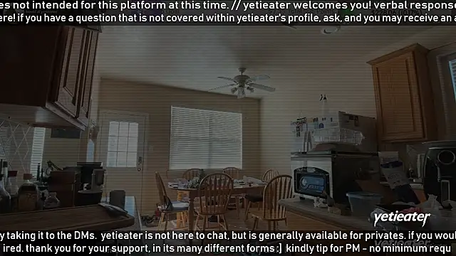 Snapshot of yetieater chatting on February 2, 4:39 pm yetieater online show from February 2, 4:39 pm