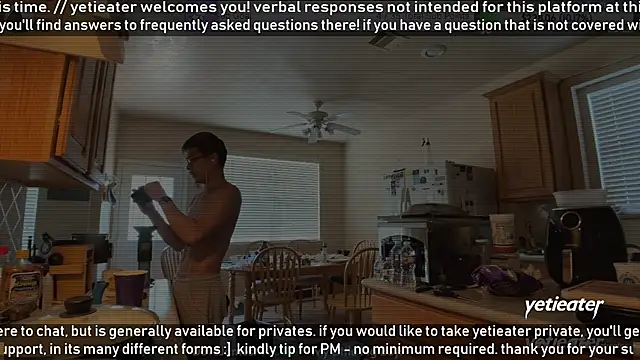 Snapshot of yetieater chatting on June 18, 4:12 pm yetieater online show from June 18, 4:12 pm