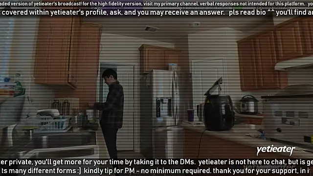 Snapshot of yetieater chatting on January 11, 6:54 pm yetieater online show from January 11, 6:54 pm