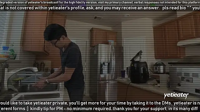 Snapshot of yetieater chatting on January 28, 5:35 pm yetieater online show from January 28, 5:35 pm