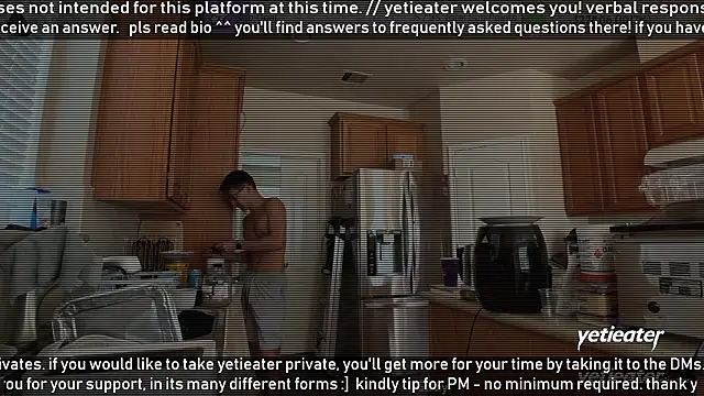 Snapshot of yetieater chatting on February 10, 6:40 pm yetieater online show from February 10, 6:40 pm