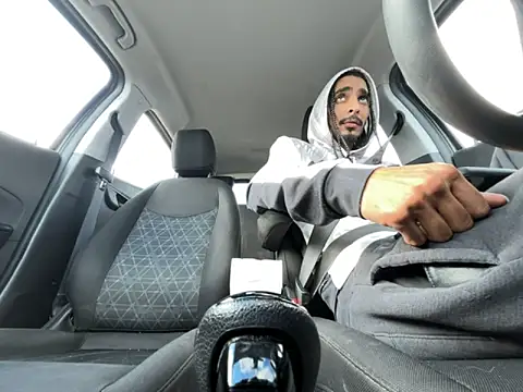 Snapshot of bigjayy1000 chatting on October 30, 2:36 pm bigjayy1000 online show from October 30, 2:36 pm