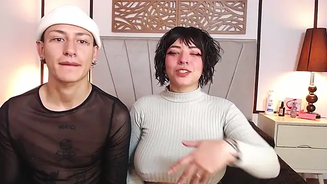 Aria and orien online show from March 9, 10:52 am