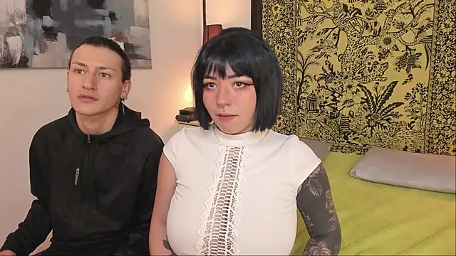 Aria and orien online show from October 15, 11:18 am