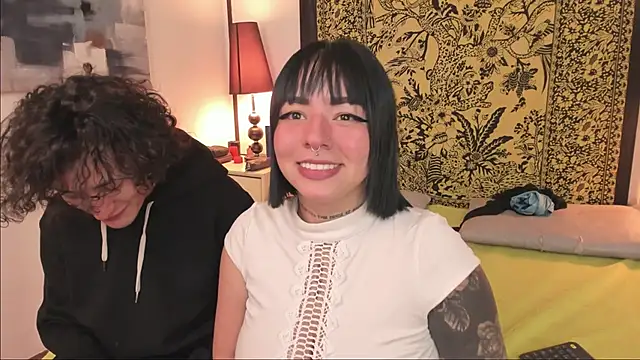 Aria and orien online show from November 22, 11:20 am