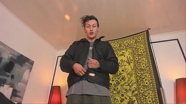 Aria and orien online show from October 4, 11:01 am